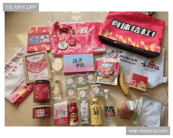 仲满家的冰箱里塞满了能量胶，连饮料都按训练表排好队