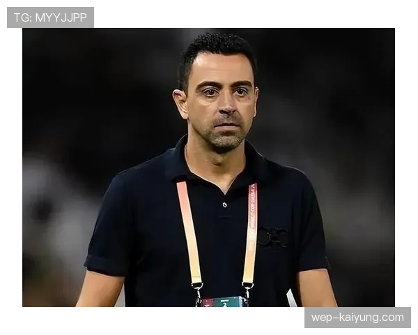 庞伟训练完顺手拎走三盒蛋白粉，这自律狠人连吃零食都像在备赛